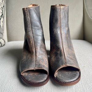 BedStu Leather Open Toe Boots